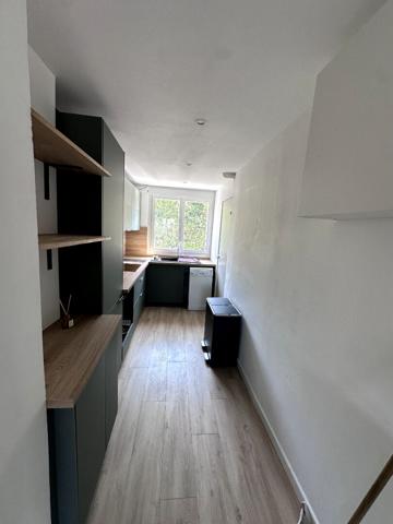 Appartement à louer 1 250 € CC Aix-en-Provence 3 p 57 m² DPE
