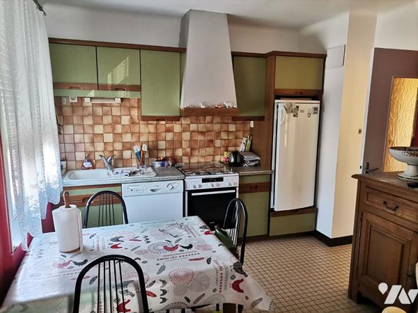 EXCLUSIVITE - MONTFORT SUR MEU, maison années 60 de 82 m² hab., terrain de 526 m²