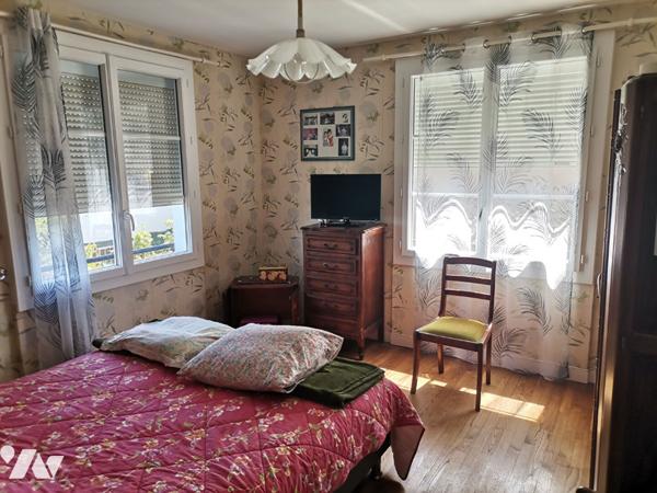 EXCLUSIVITE - MONTFORT SUR MEU, maison années 60 de 82 m² hab., terrain de 526 m²