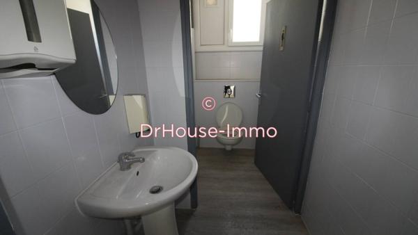 Bureau à louer 7 pièces de 107 m²