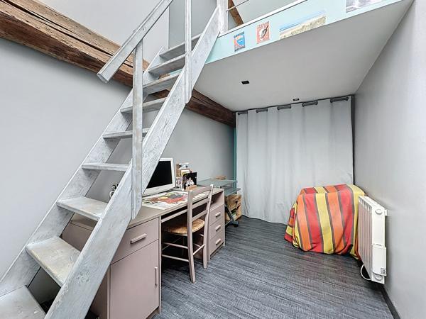TARARE CENTRE - MAISON DE VILLE 175M² AVEC EXTERIEUR