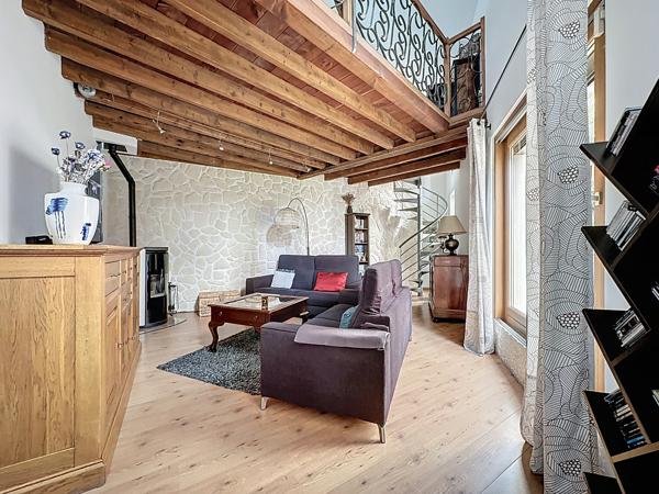 TARARE CENTRE - MAISON DE VILLE 175M² AVEC EXTERIEUR