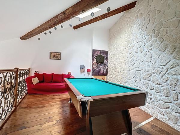 TARARE CENTRE - MAISON DE VILLE 175M² AVEC EXTERIEUR