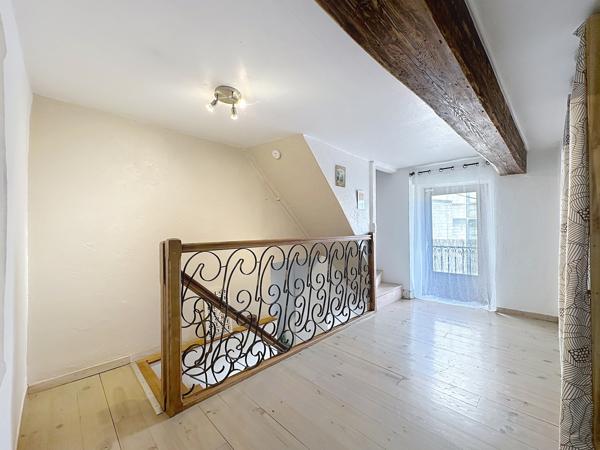 TARARE CENTRE - MAISON DE VILLE 175M² AVEC EXTERIEUR