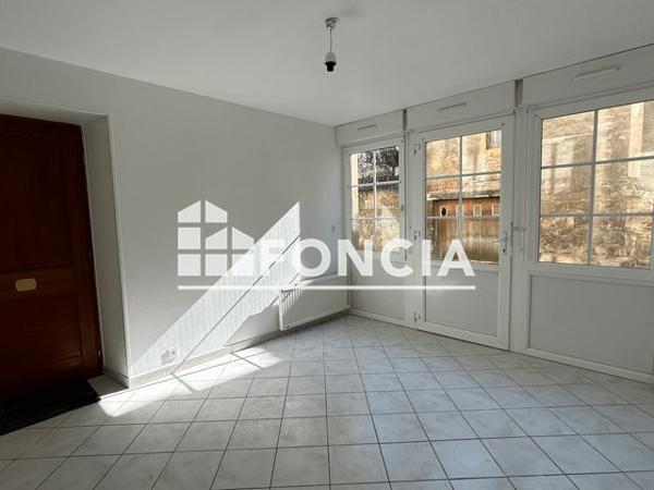 Location Studio 19.6 m² - 14/16 RUE DU BOSQ Saint Pierre Sur Dives 14170