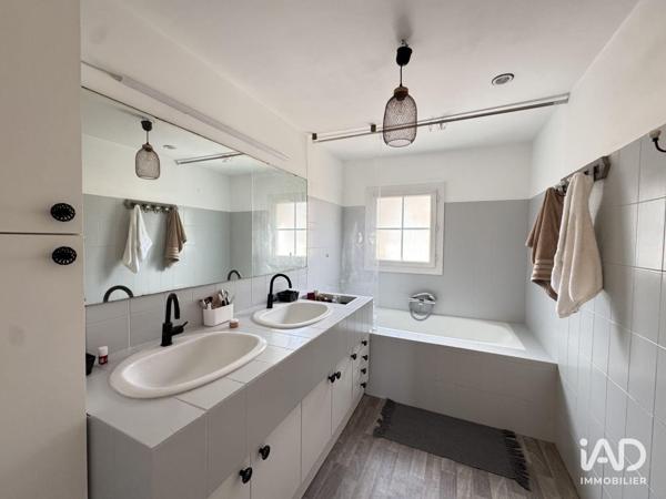 Maison à vendre 5 pièces 135 m² Trets