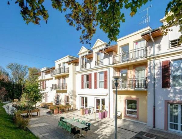 INVESTISSEMENT LOCATIF  Evian-les-Bains  Résidence EHPAD Résidence des Sources - 8.03% de rentabilité