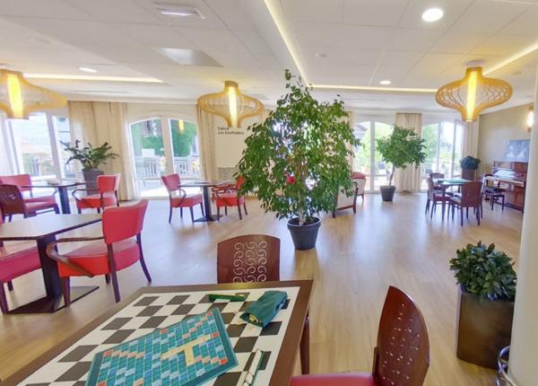 INVESTISSEMENT LOCATIF  Evian-les-Bains  Résidence EHPAD Résidence des Sources - 8.03% de rentabilité