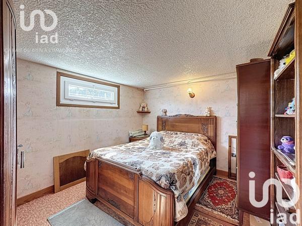 Maison traditionnelle 5 pièces de 87 m² à Château-Renard (45220)