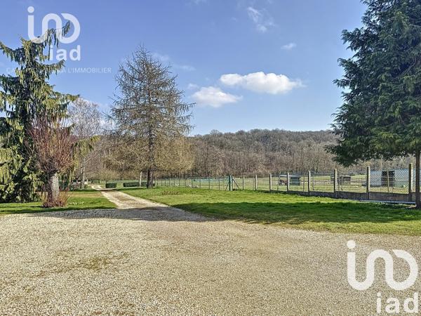 Maison traditionnelle 5 pièces de 87 m² à Château-Renard (45220)