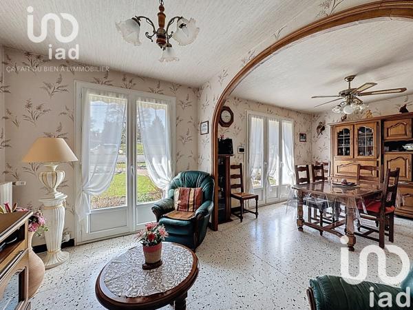 Maison traditionnelle 5 pièces de 87 m² à Château-Renard (45220)