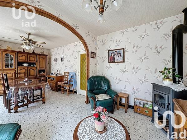 Maison traditionnelle 5 pièces de 87 m² à Château-Renard (45220)