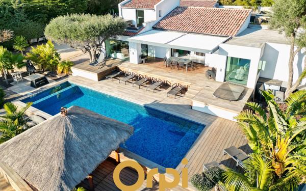 Maison à vendre    5 pièces •  Sanary-sur-Mer