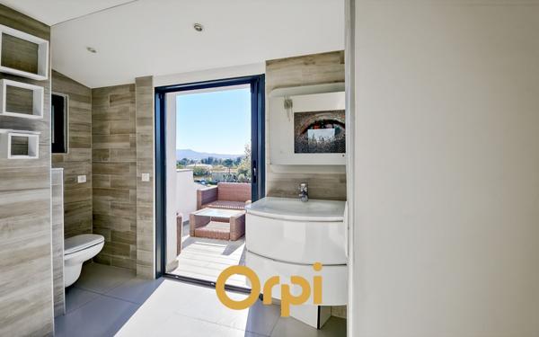 Maison à vendre    5 pièces •  Sanary-sur-Mer