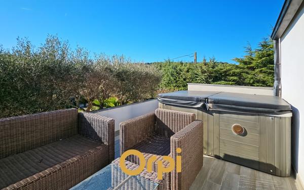 Maison à vendre    5 pièces •  Sanary-sur-Mer