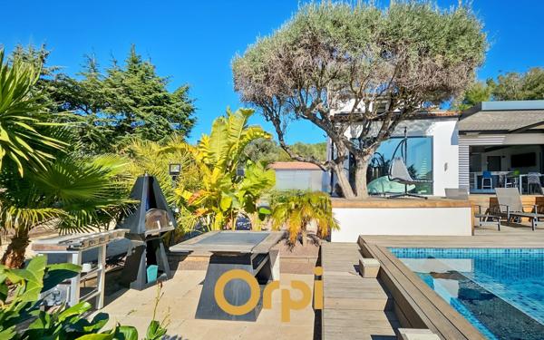 Maison à vendre    5 pièces •  Sanary-sur-Mer