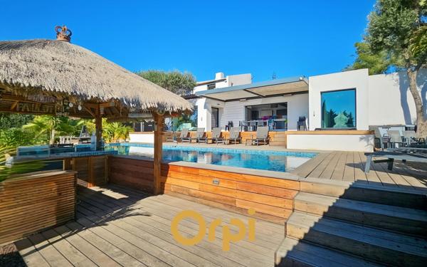 Maison à vendre    5 pièces •  Sanary-sur-Mer