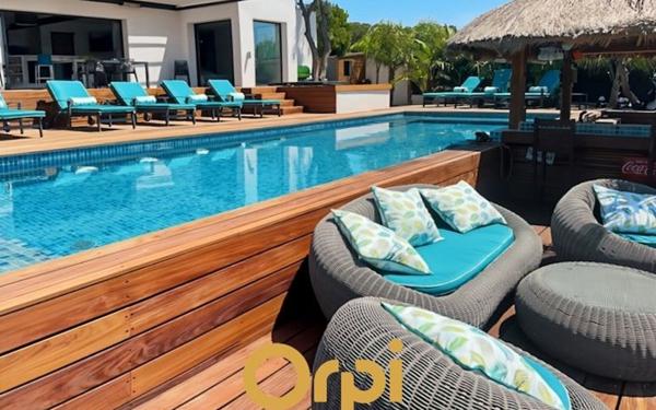 Maison à vendre    5 pièces •  Sanary-sur-Mer