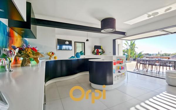 Maison à vendre    5 pièces •  Sanary-sur-Mer