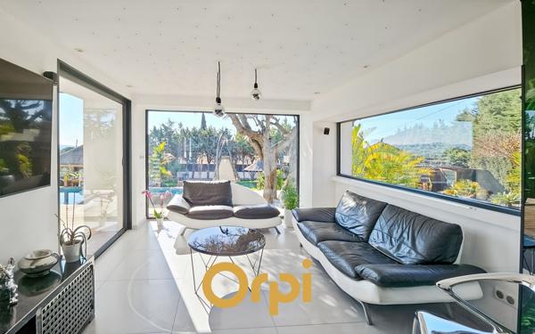 Maison à vendre    5 pièces •  Sanary-sur-Mer