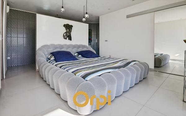 Maison à vendre    5 pièces •  Sanary-sur-Mer