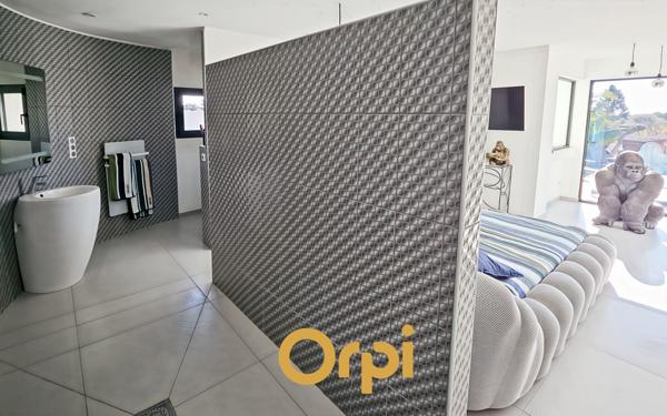 Maison à vendre    5 pièces •  Sanary-sur-Mer