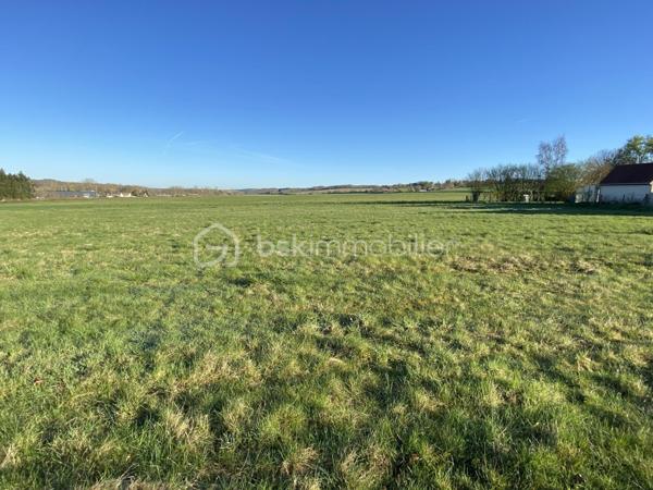 Terrain de 1 105 m²