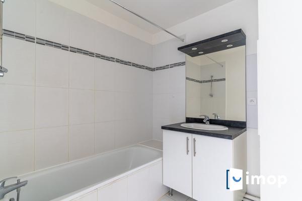 T3 avec 2 places de parking, proche Plage du Lac