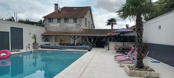Maison à SAUJON, 17600 - 8 pièces 201m²