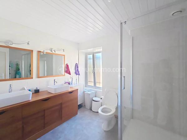 Location                                                      Maison
                        
                     4 pièces                      96 m2                     à Saint-Genès-Champanelle