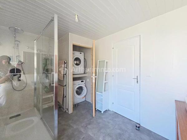 Location                                                      Maison
                        
                     4 pièces                      96 m2                     à Saint-Genès-Champanelle
