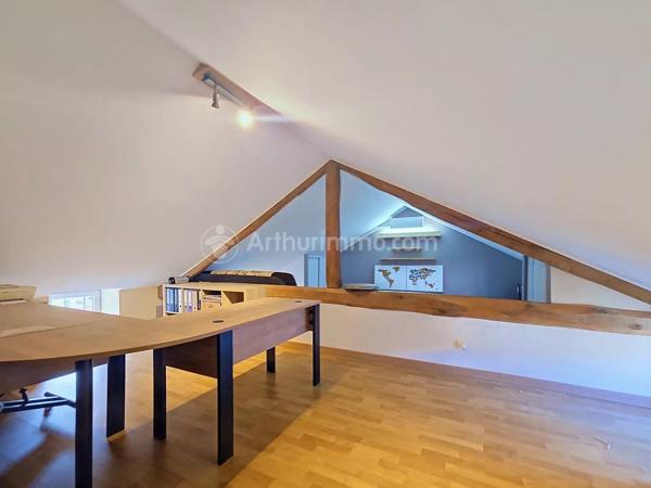 Location                                                      Maison
                        
                     4 pièces                      96 m2                     à Saint-Genès-Champanelle