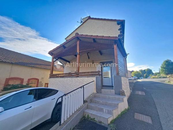 Location                                                      Maison
                        
                     4 pièces                      96 m2                     à Saint-Genès-Champanelle