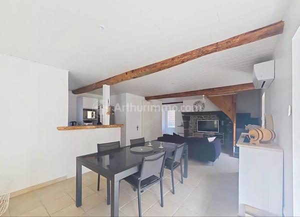 Location                                                      Maison
                        
                     4 pièces                      96 m2                     à Saint-Genès-Champanelle