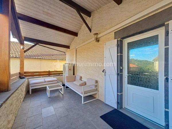 Location                                                      Maison
                        
                     4 pièces                      96 m2                     à Saint-Genès-Champanelle