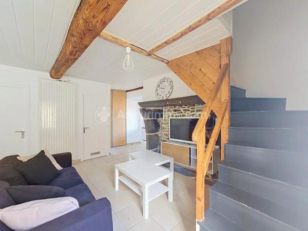 Location                                                      Maison
                        
                     4 pièces                      96 m2                     à Saint-Genès-Champanelle