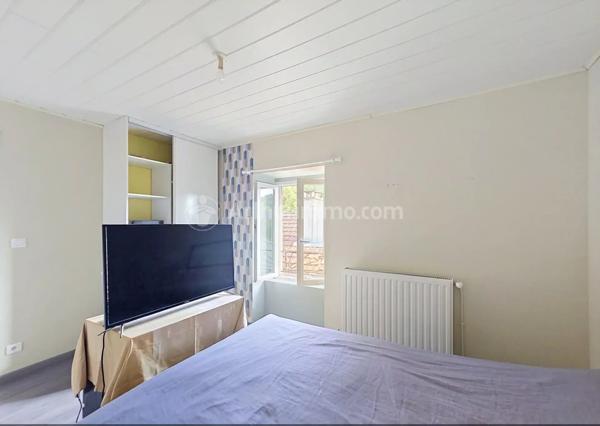 Location                                                      Maison
                        
                     4 pièces                      96 m2                     à Saint-Genès-Champanelle