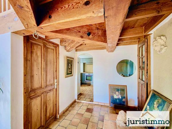 Orange (84100) Bel appartement de caractère en campagne d'Orange - 74,50 m2