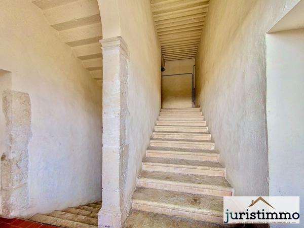 Orange (84100) Bel appartement de caractère en campagne d'Orange - 74,50 m2