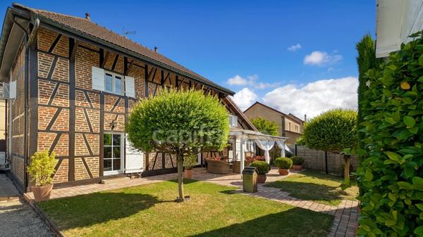 Maison à Colombages de 184.67 m² à vendre 8 pièces SAINT GERMAIN DU BOIS (71) terrain de 443 m² piscine !