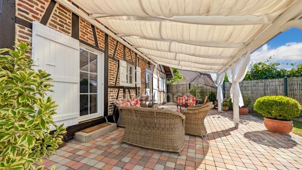Maison à Colombages de 184.67 m² à vendre 8 pièces SAINT GERMAIN DU BOIS (71) terrain de 443 m² piscine !