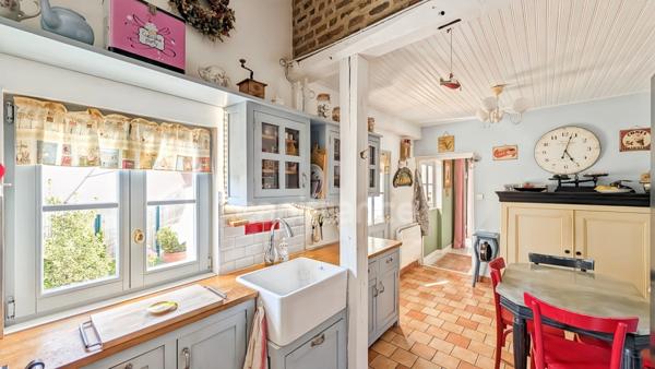 Maison à Colombages de 184.67 m² à vendre 8 pièces SAINT GERMAIN DU BOIS (71) terrain de 443 m² piscine !