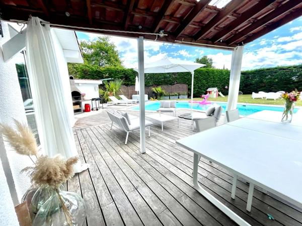 Maison à vendre 7 pièces MIOS (33) avec piscine, garage, dépendance et parc arboré