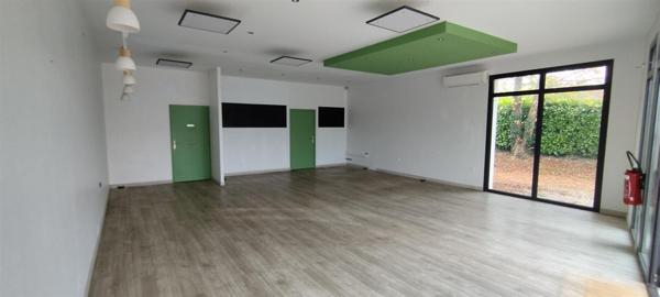 LOCAL COMMERCIAL/PROFESSIONNEL 90 m²