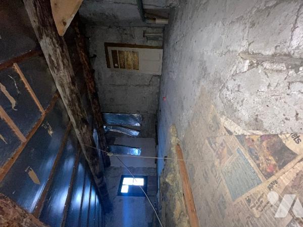 Au  cœur du village, ensemble immobilier composé de 2 logements chacun avec son propre compteur