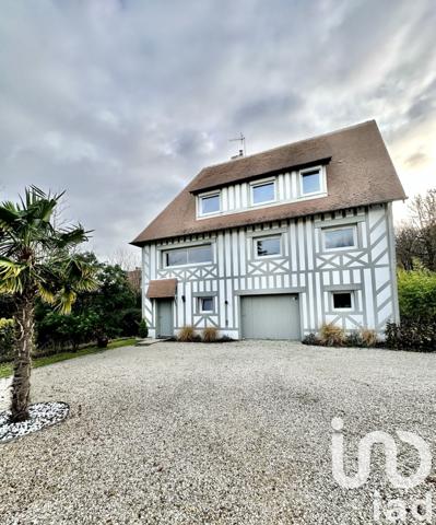 Maison de ville 10 pièces de 217 m² à Deauville (14800)