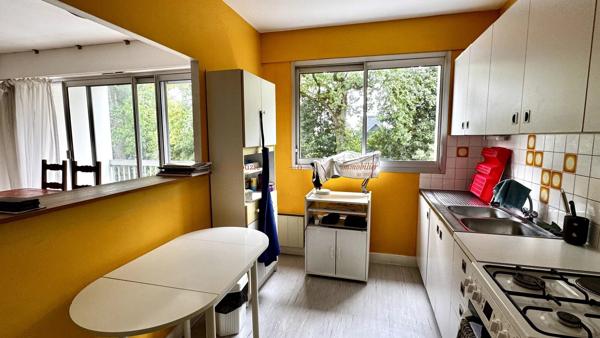 VANNES  – Appartement T2 avec balcon, garage et ascenseur – Quartier de la Madeleine