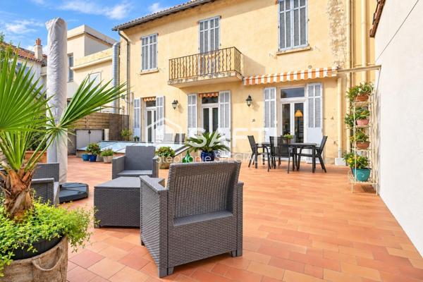CANNES CENTRE – SUPERBE 4 PIÈCES RÉNOVÉ DE 102 M² – TERRASSE EXCEPTIONNELLE DE 75 M²