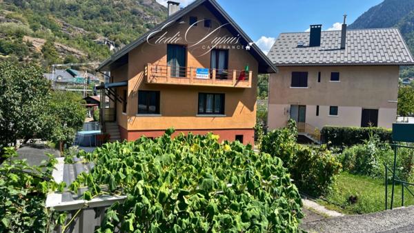 Maison familiale 4 chambres  95m²  et 199 m2 au sol à Saint-Michel-de-Maurienne