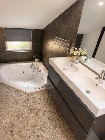 Appartement en duplex centre village avec 3 chambres